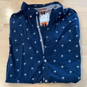 Slim fit short sleeve large button down